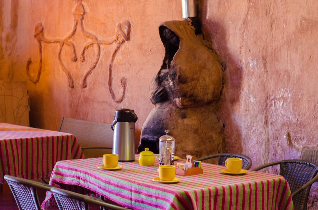 Hostal Alabalti Сан Педро де Атакама Екстериор снимка