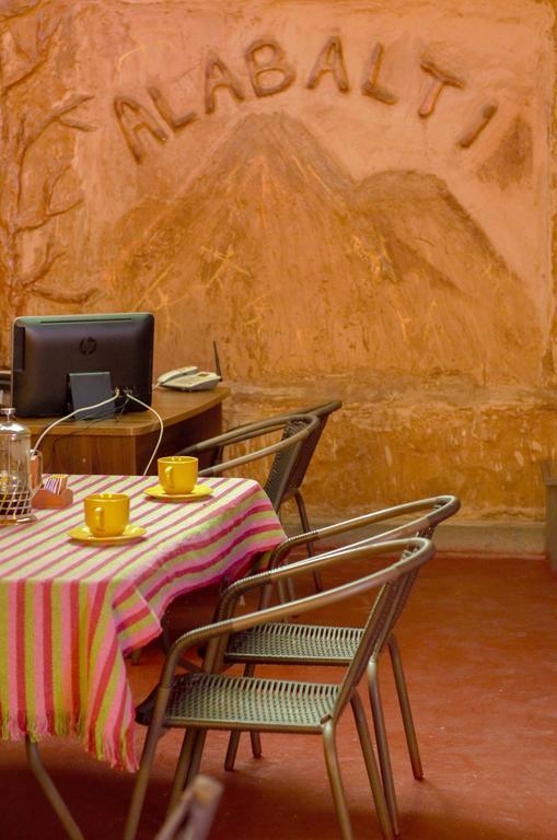 Hostal Alabalti Сан Педро де Атакама Екстериор снимка